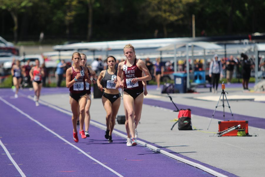 Kate+Lilly+runs+the+1500+meter+at+the+University+of+Washington.++She+came+in+second+with+a+PR+of+4%3A27+at+conference+this+past+weekend.%0A%0AJenna+Rasmussen+%7C+The+Falcon