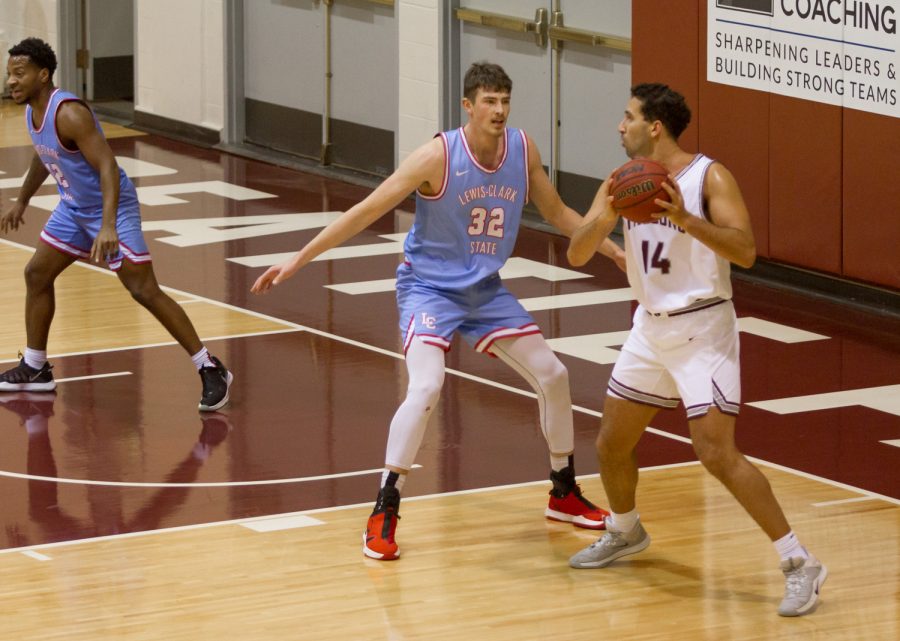 Mehdi El Mardi looks to pass during a January game. 