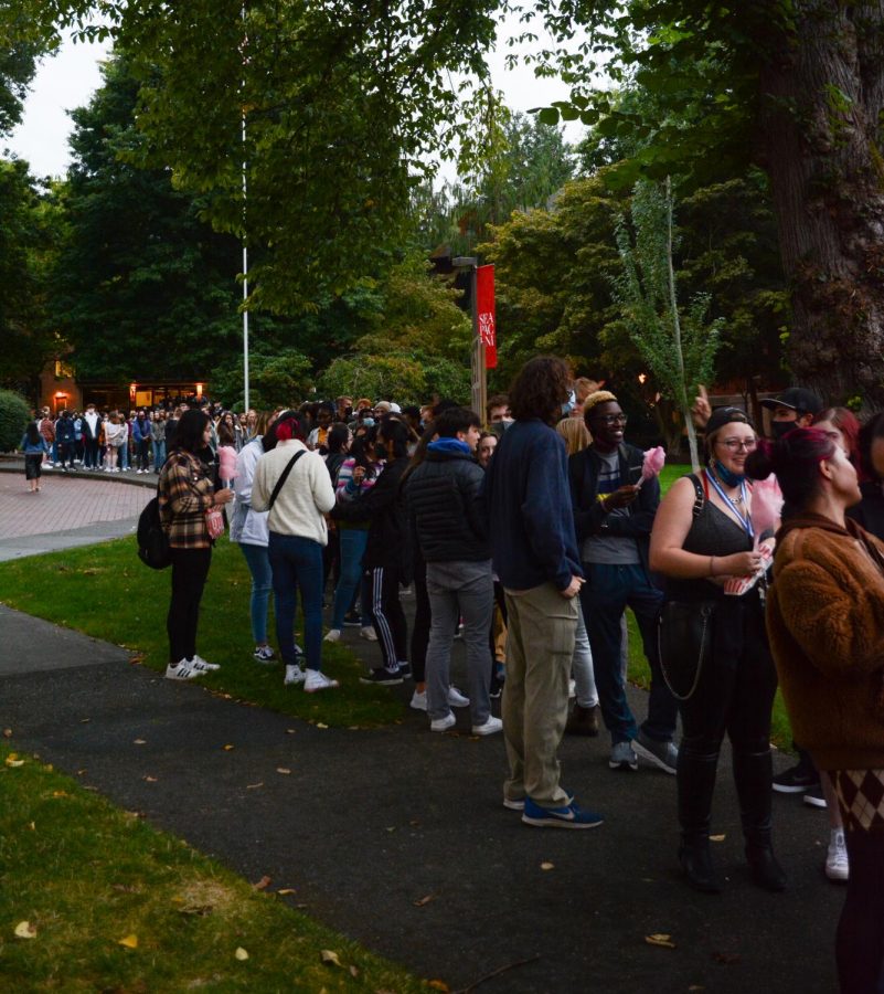 Students line up for various concessions and attractions at Seattle Pacific Universitys first First Friday event of the year. This event is a campus tradition that happens at the beginning of every quarter. (Devin Murray)