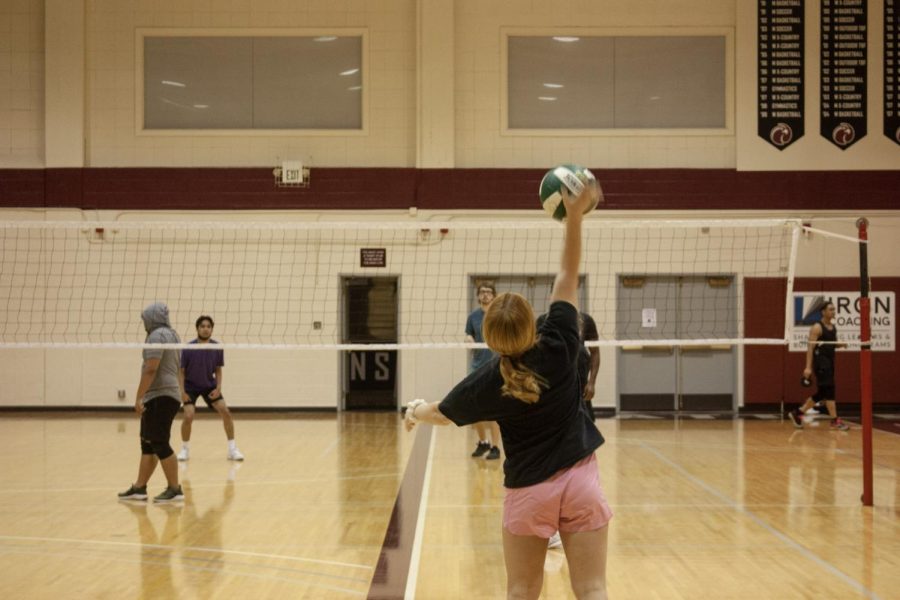 Seattle Pacifics intramurals, such as volleyball, have returned this fall. (Gabrialla Cockerell)