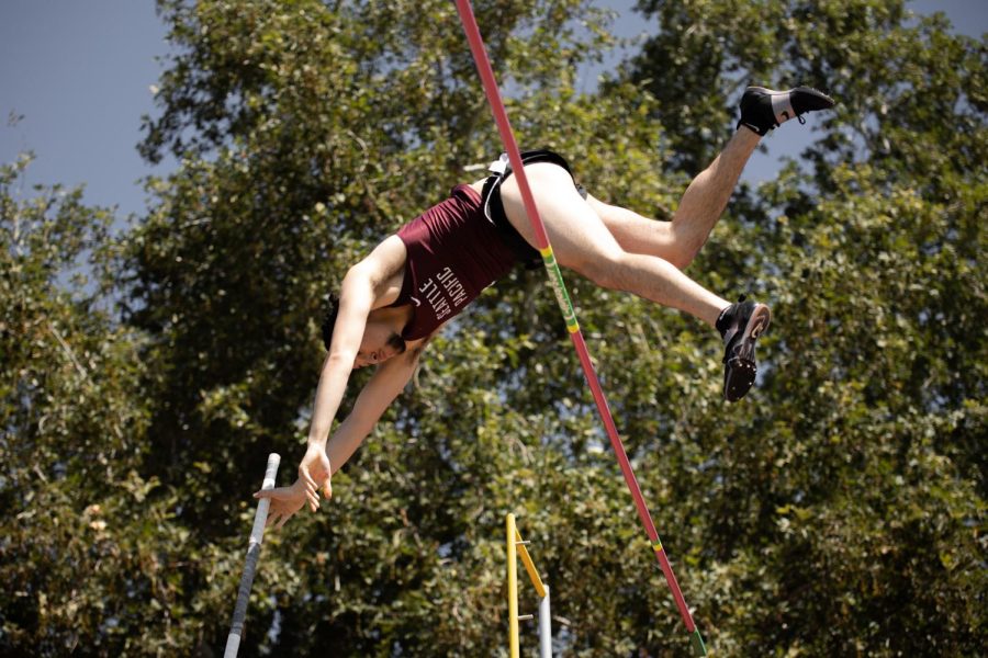 Kainoa Lee clears the bar during mens pole vault at the Bryan Clay Invite at Azusa Pacific. (Courtesy of Jacob Thompson, CWU Athletics)
