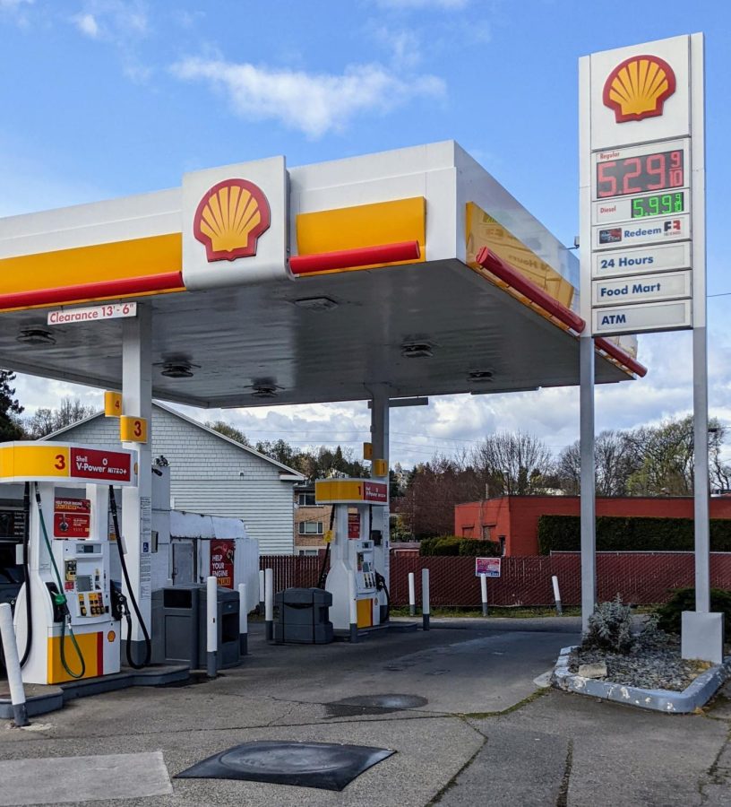 The Shell gas station near campus, where the prices are above the normal price students are used to seeing. (Shianne Heeraman)