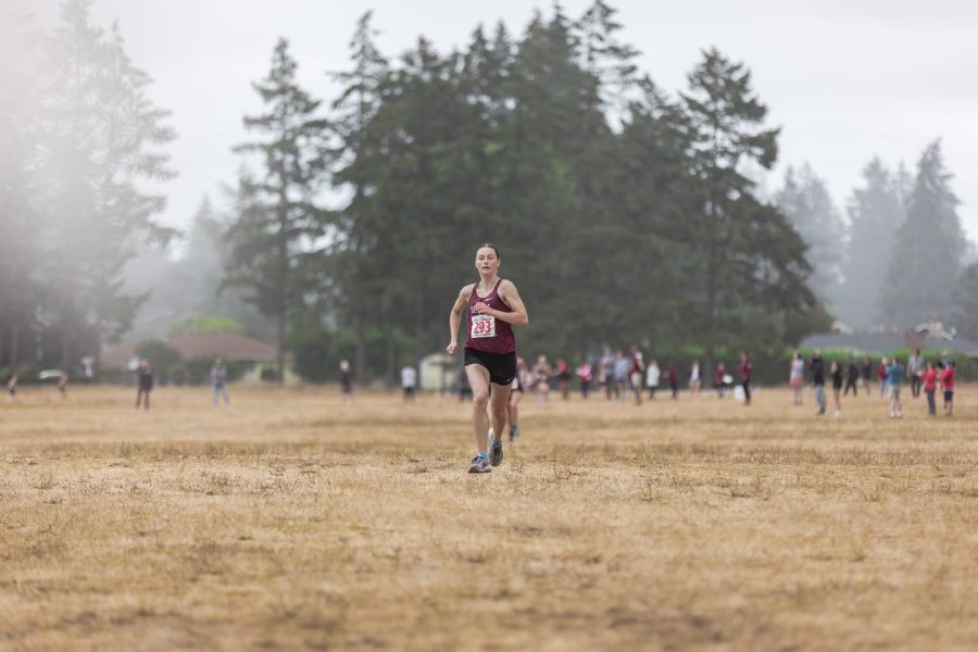 Libby Michael sprints to victory at the Puget Sound Invitational race in Tacoma, Wash., on Sept. 6, 2022.