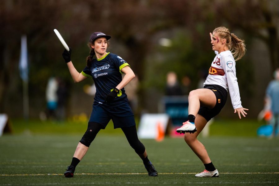  Anna Cauchy (70) of the Seattle Tempest makes a pass during an ultimate frisbee game in Seattle, Washington on Saturday, May 6, 2023.
